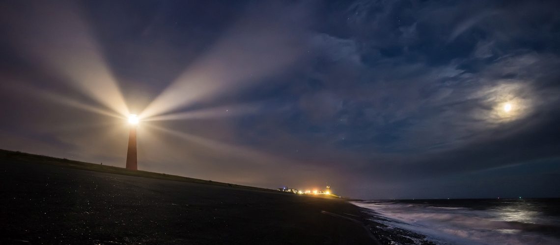lighthouse-g99492332a_1920